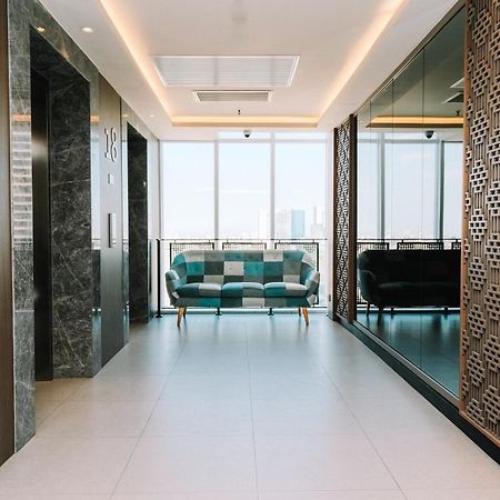 Deka Hotel Surabaya Hr Muhammad Eksteriør billede
