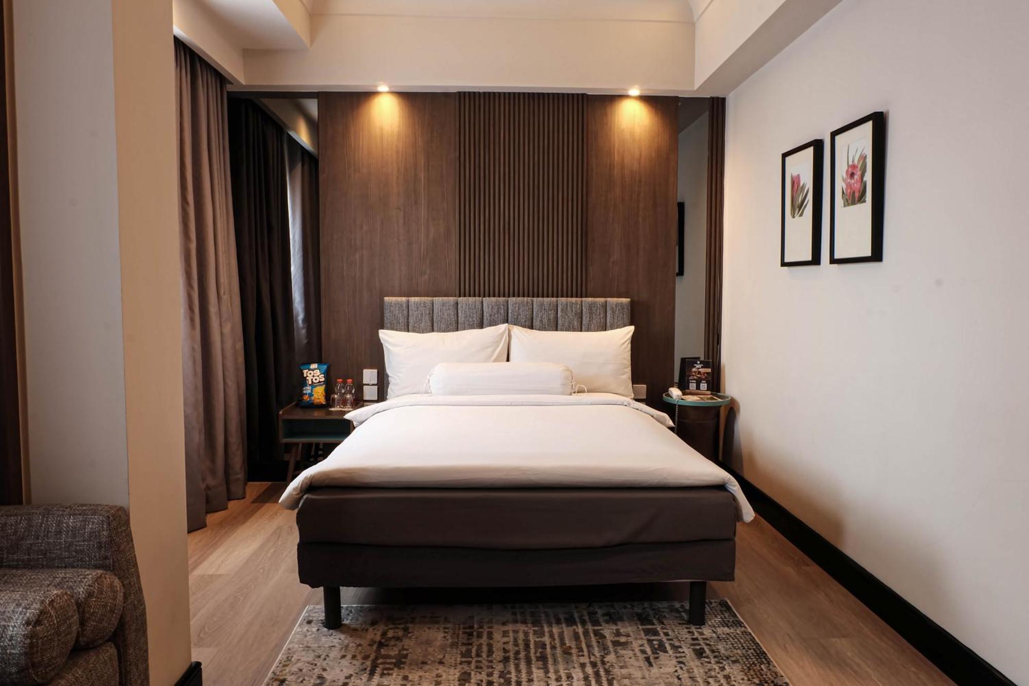 Deka Hotel Surabaya Hr Muhammad Eksteriør billede