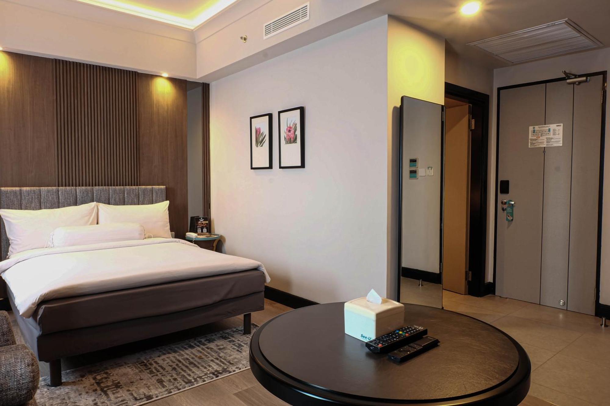 Deka Hotel Surabaya Hr Muhammad Eksteriør billede