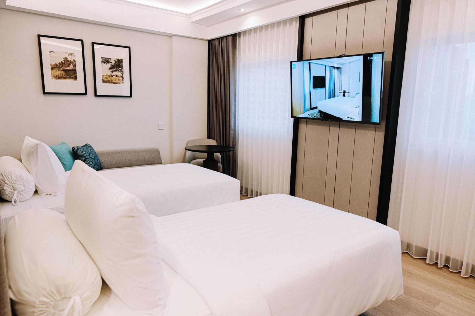 Deka Hotel Surabaya Hr Muhammad Eksteriør billede