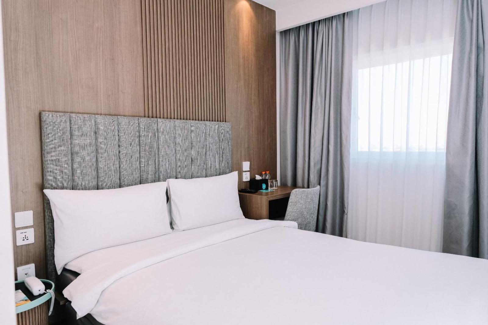 Deka Hotel Surabaya Hr Muhammad Eksteriør billede