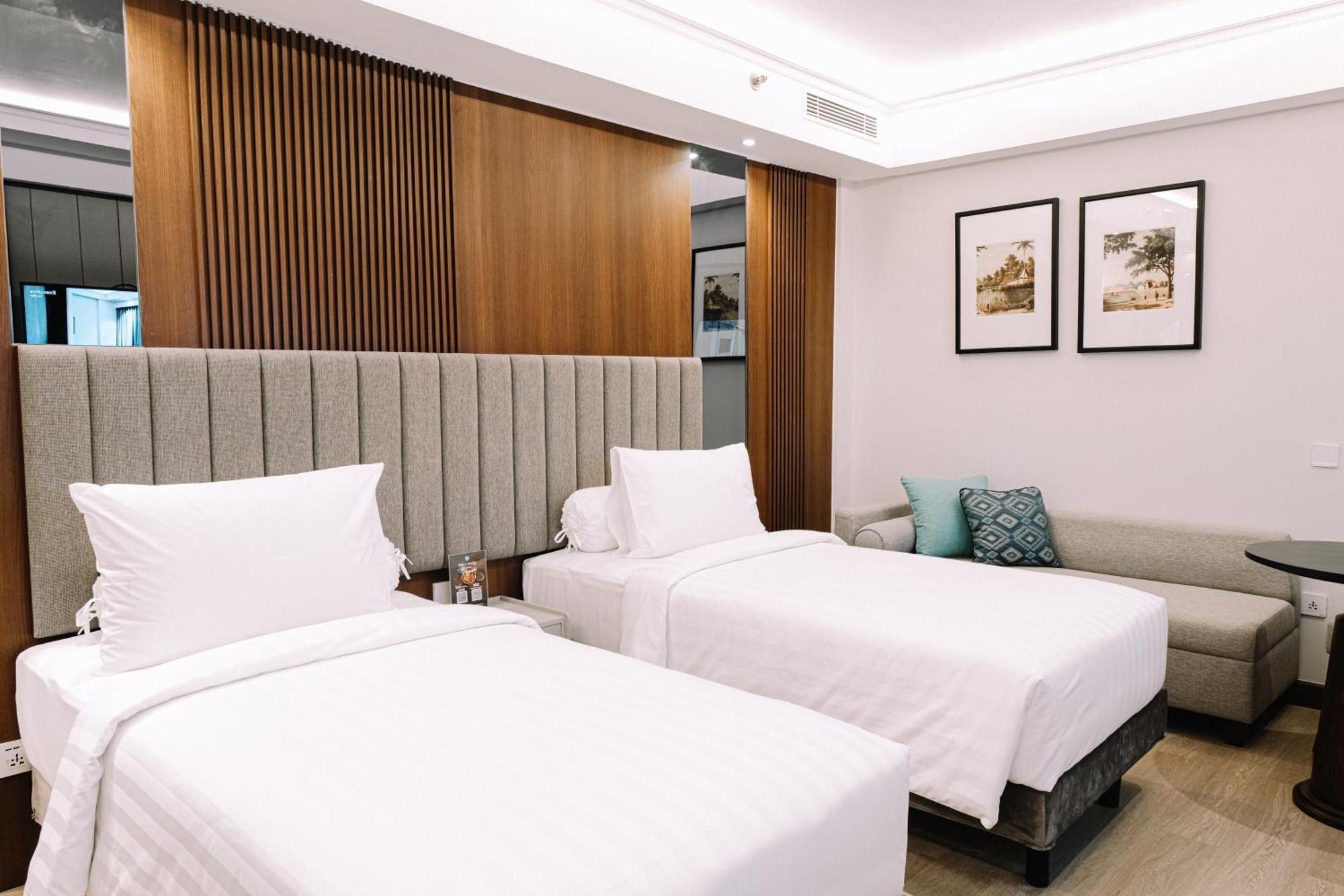 Deka Hotel Surabaya Hr Muhammad Eksteriør billede