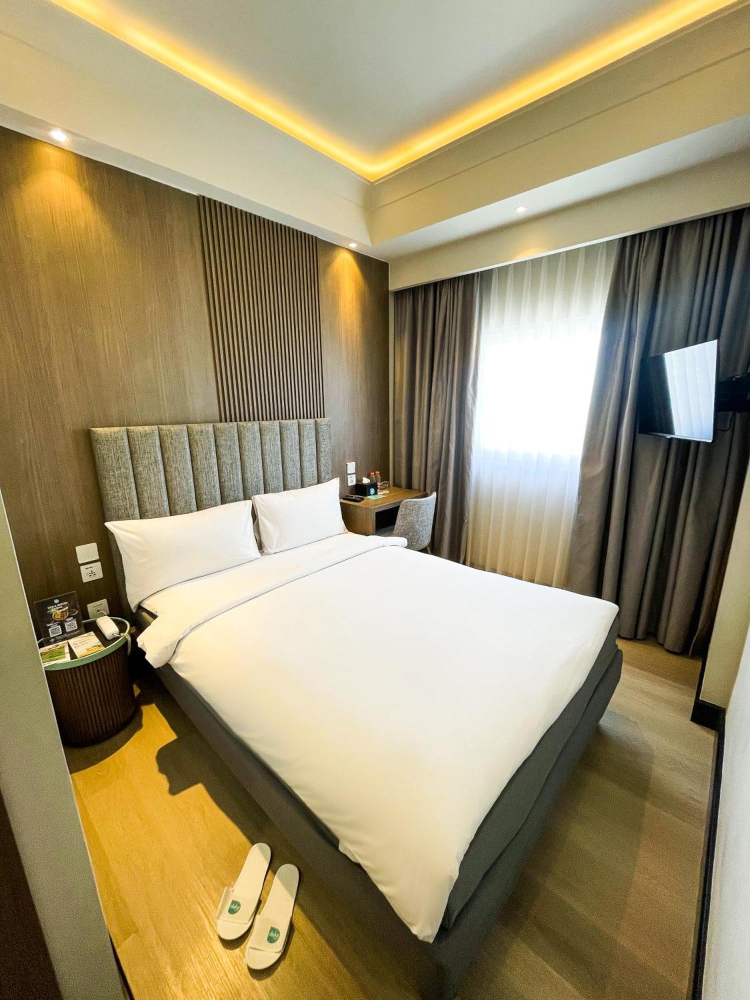 Deka Hotel Surabaya Hr Muhammad Eksteriør billede