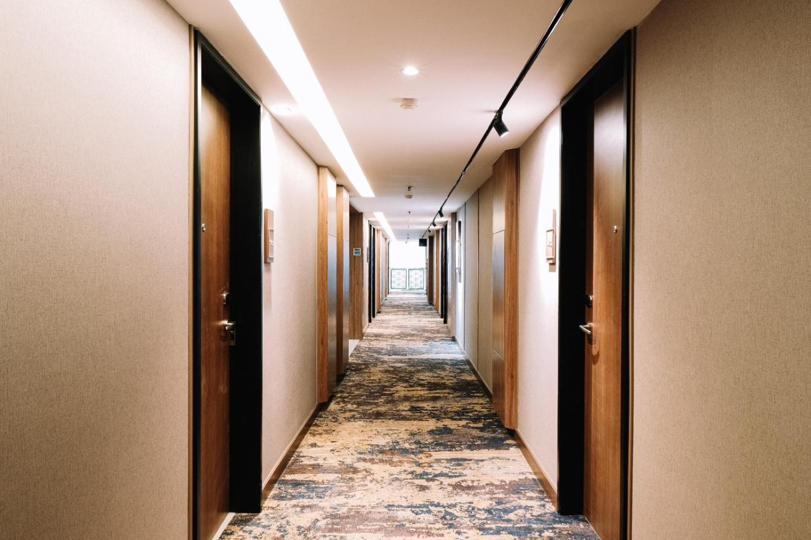 Deka Hotel Surabaya Hr Muhammad Værelse billede