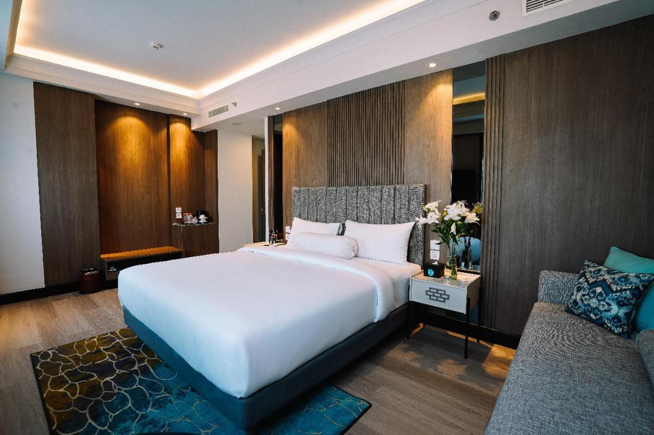 Deka Hotel Surabaya Hr Muhammad Værelse billede
