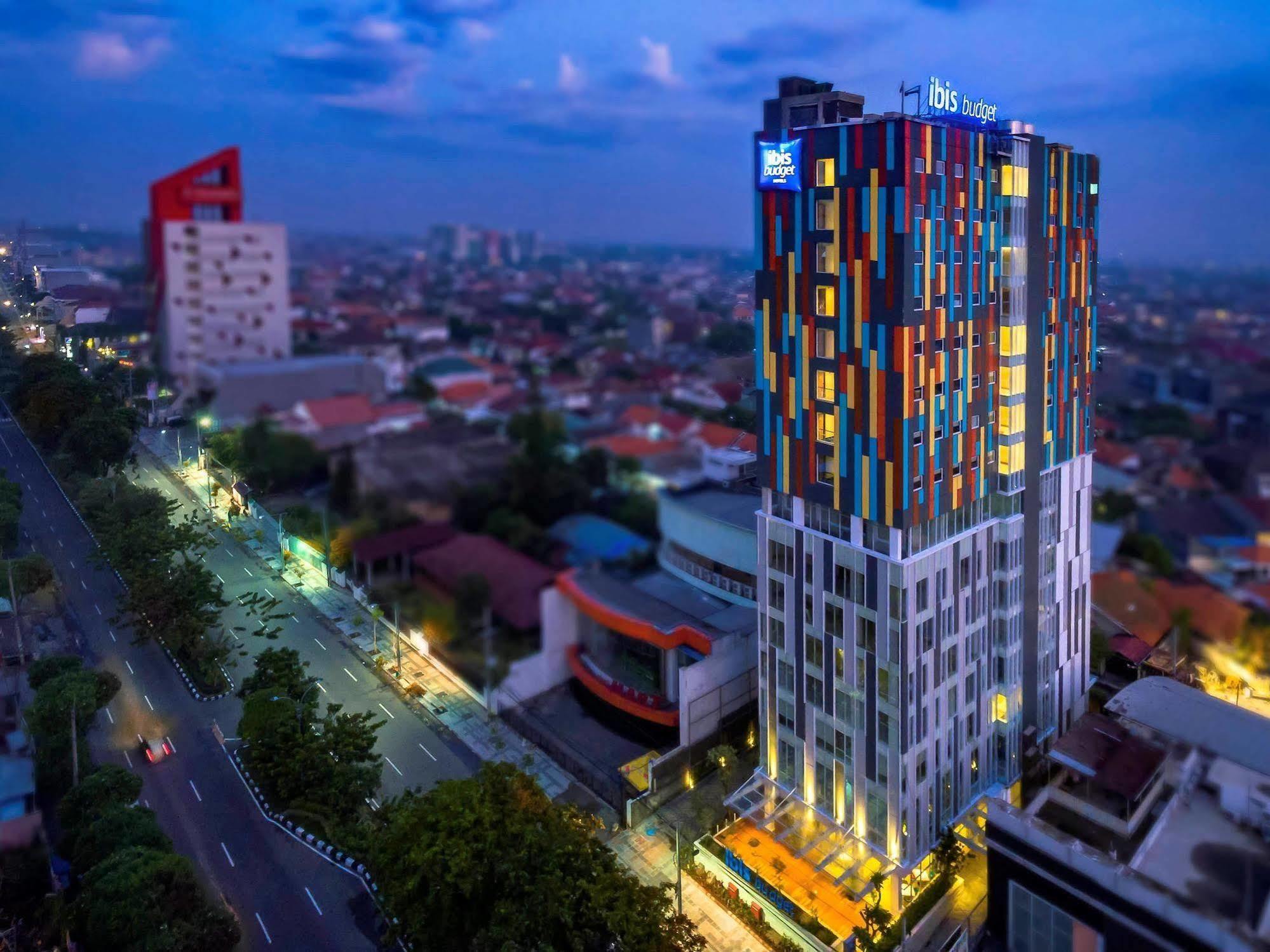 Deka Hotel Surabaya Hr Muhammad Eksteriør billede