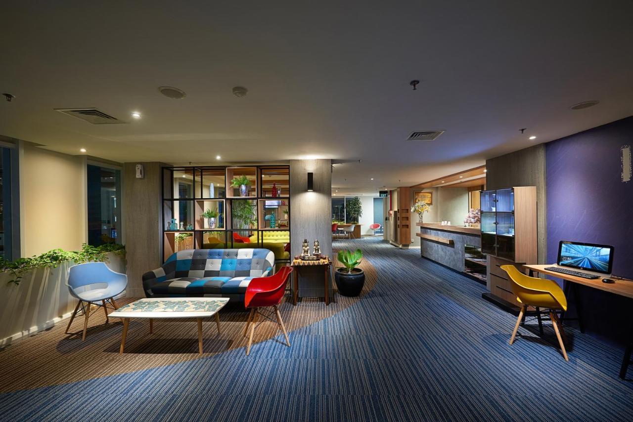 Deka Hotel Surabaya Hr Muhammad Eksteriør billede