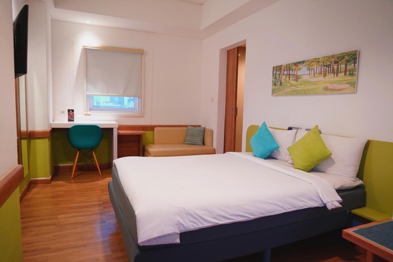 Deka Hotel Surabaya Hr Muhammad Eksteriør billede